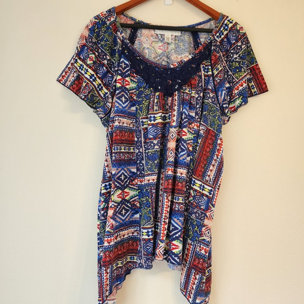 French Loundry, Womens Tunic Top, Size 1X, V-Neck, Embroidered, Handkerchief Hem
